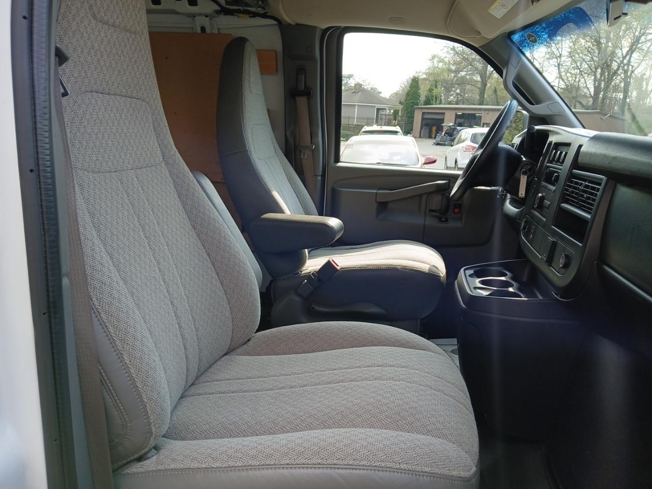 GMC Savana G2500 Cargo 2017