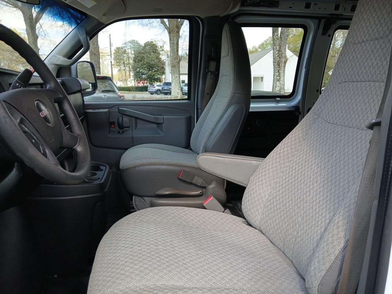 GMC Savana G2500 Cargo 2017