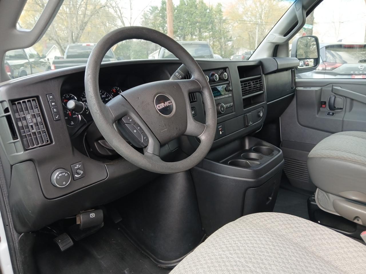 GMC Savana G2500 Cargo 2017