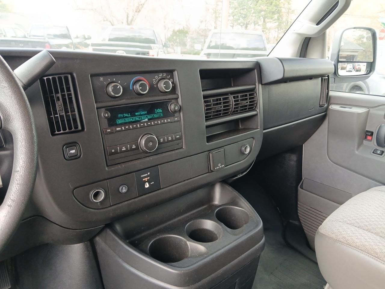 GMC Savana G2500 Cargo 2017