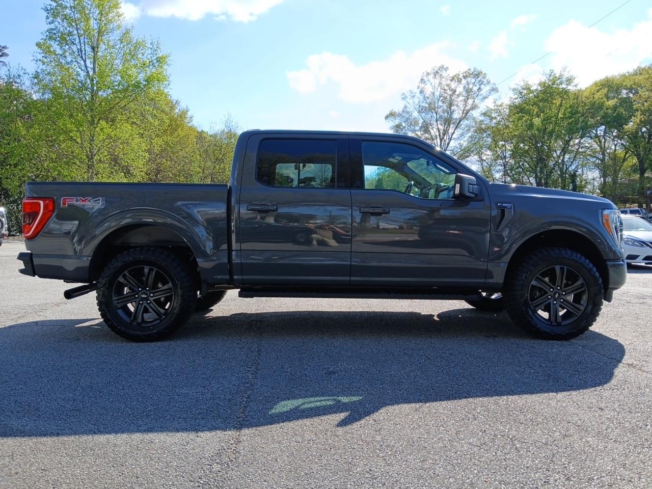 Ford F-150 2WD SuperCrew 145" XLT 2021