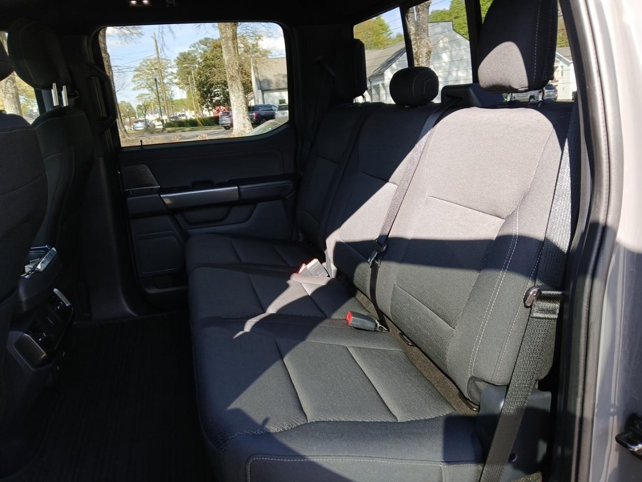 Ford F-150 2WD SuperCrew 145" XLT 2021