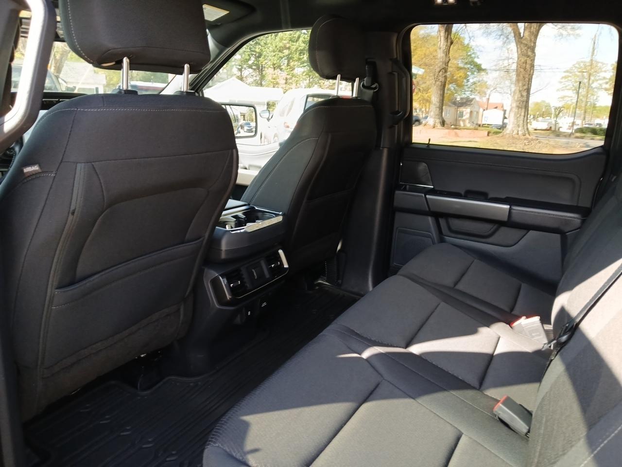 Ford F-150 2WD SuperCrew 145" XLT 2021