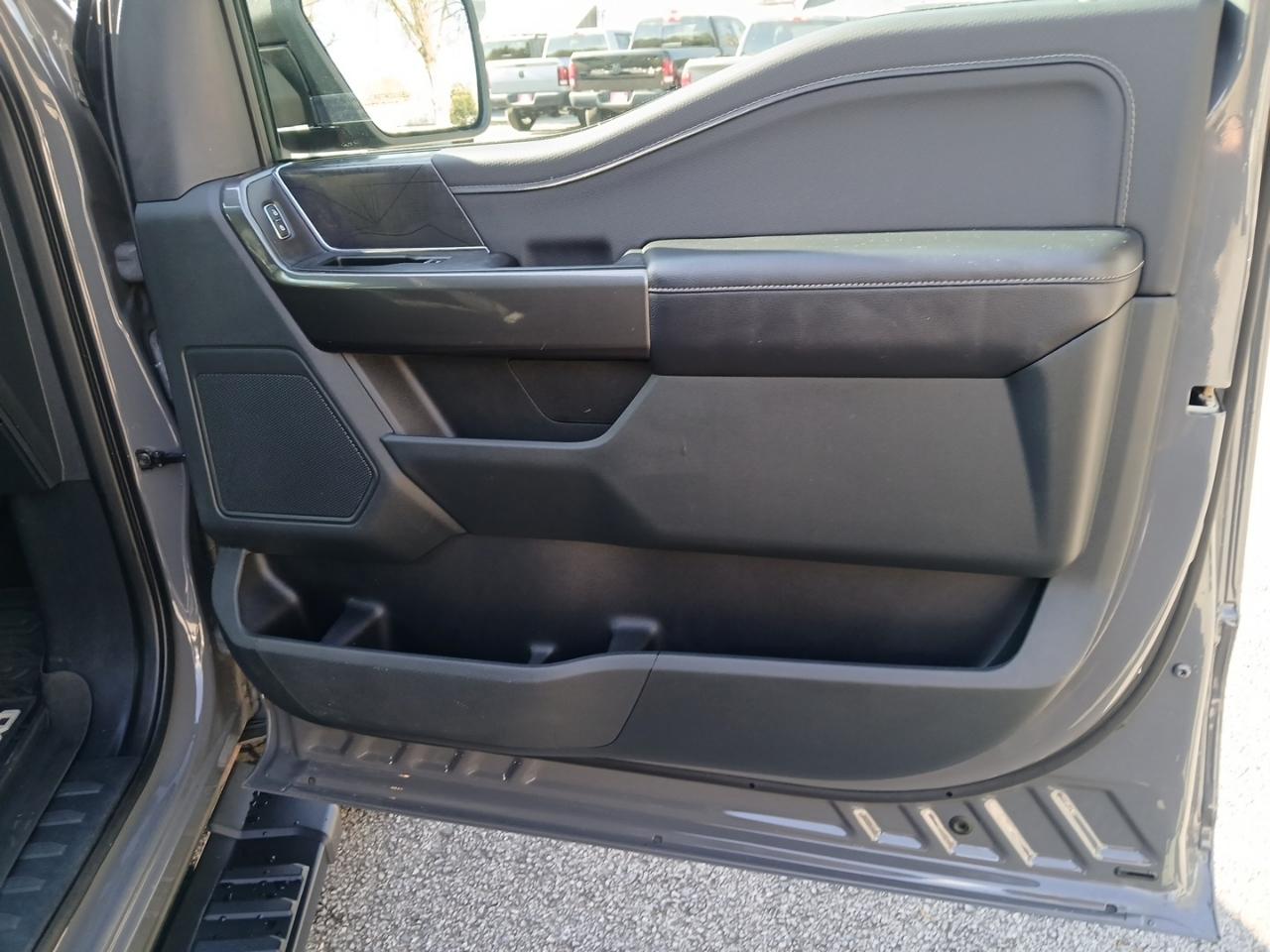 Ford F-150 2WD SuperCrew 145" XLT 2021