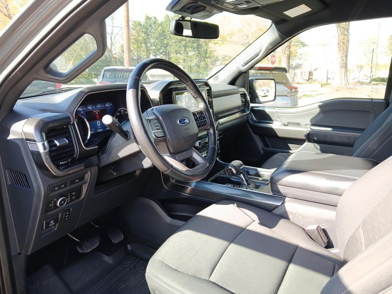 Ford F-150 2WD SuperCrew 145" XLT 2021