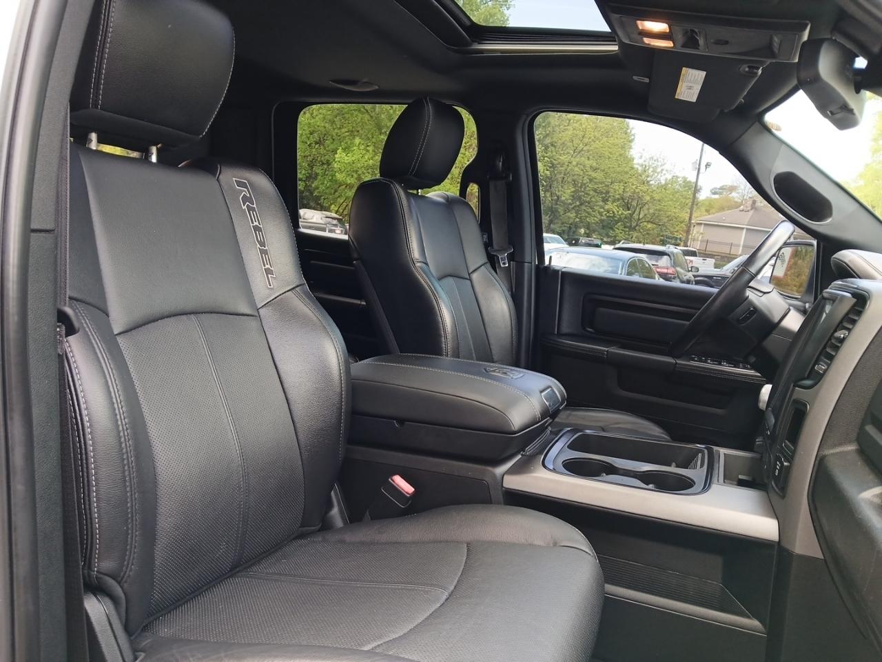 RAM 1500 4WD Crew Cab 140.5" Rebel 2018