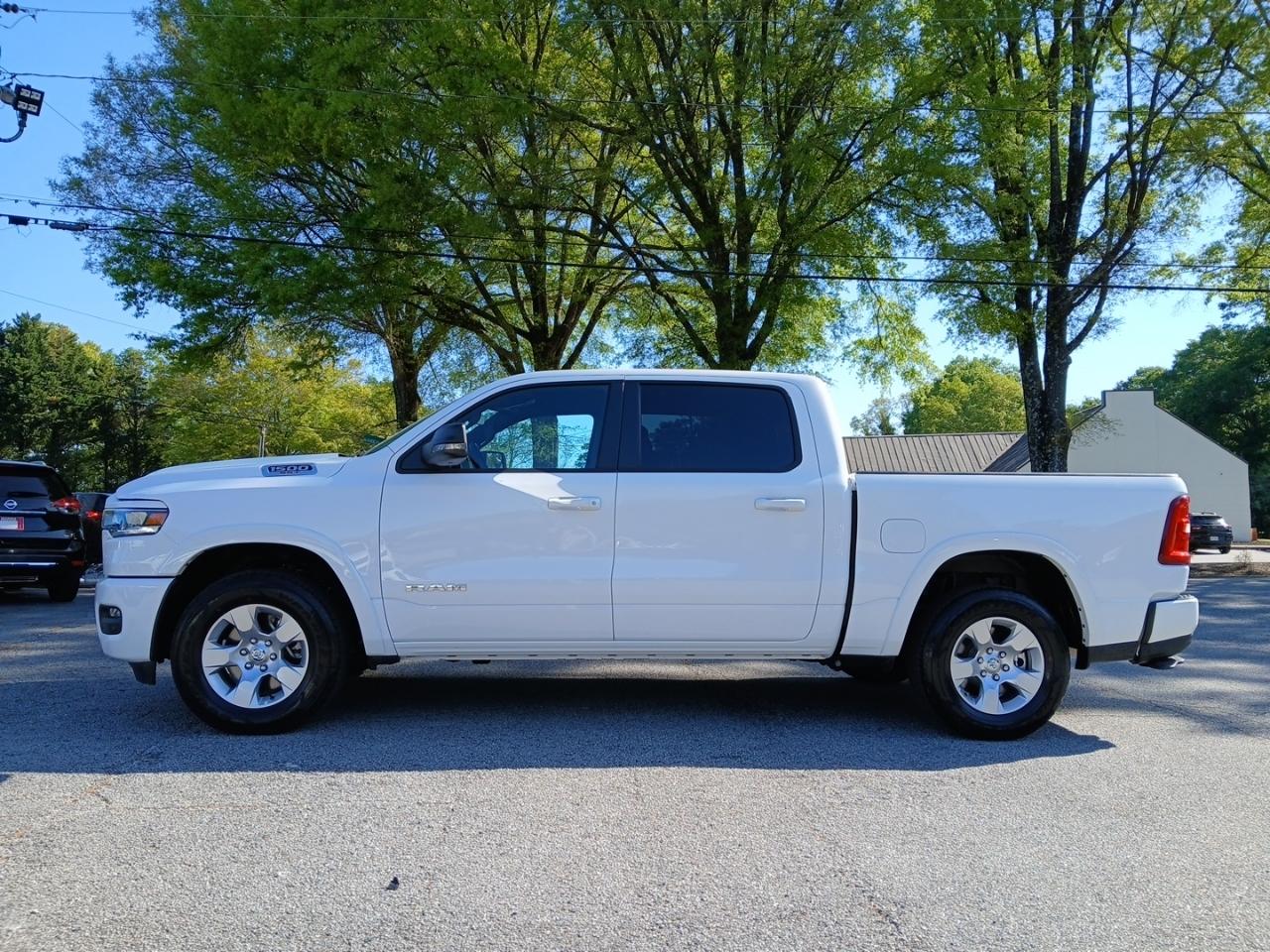 RAM 1500 Big Horn Crew Cab SWB 4WD 2025