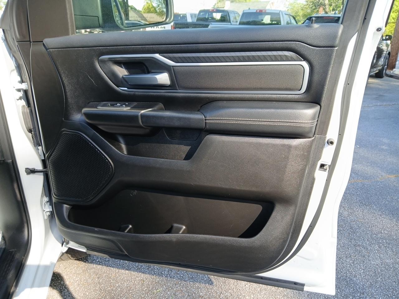 RAM 1500 Big Horn Crew Cab SWB 4WD 2025