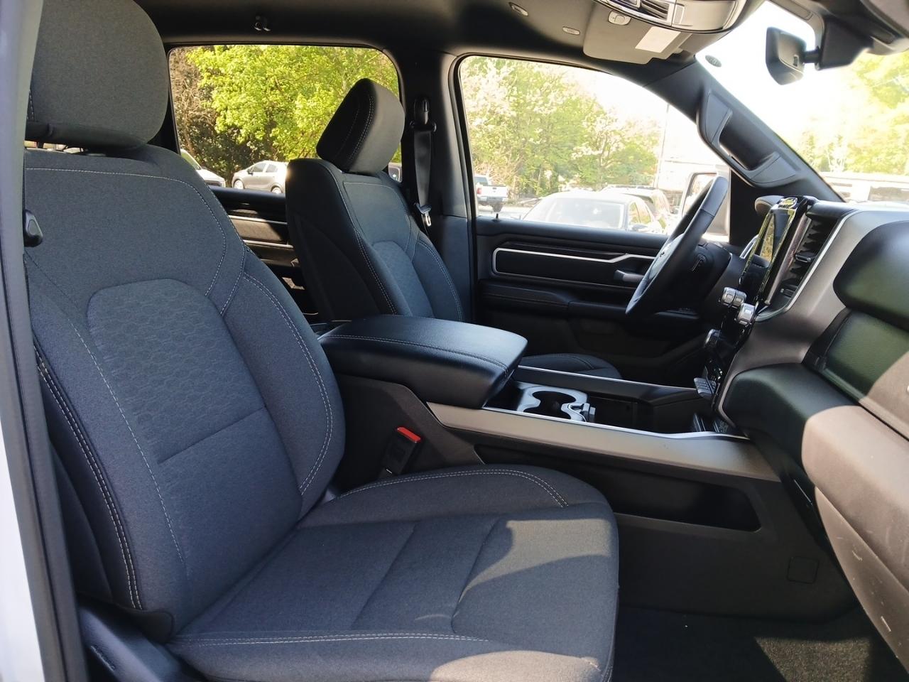 RAM 1500 Big Horn Crew Cab SWB 4WD 2025