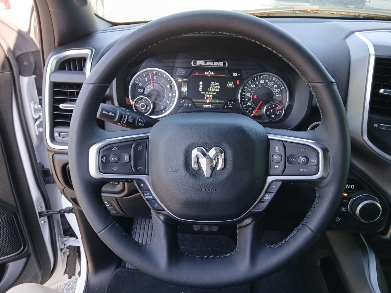 RAM 1500 Big Horn Crew Cab SWB 4WD 2025