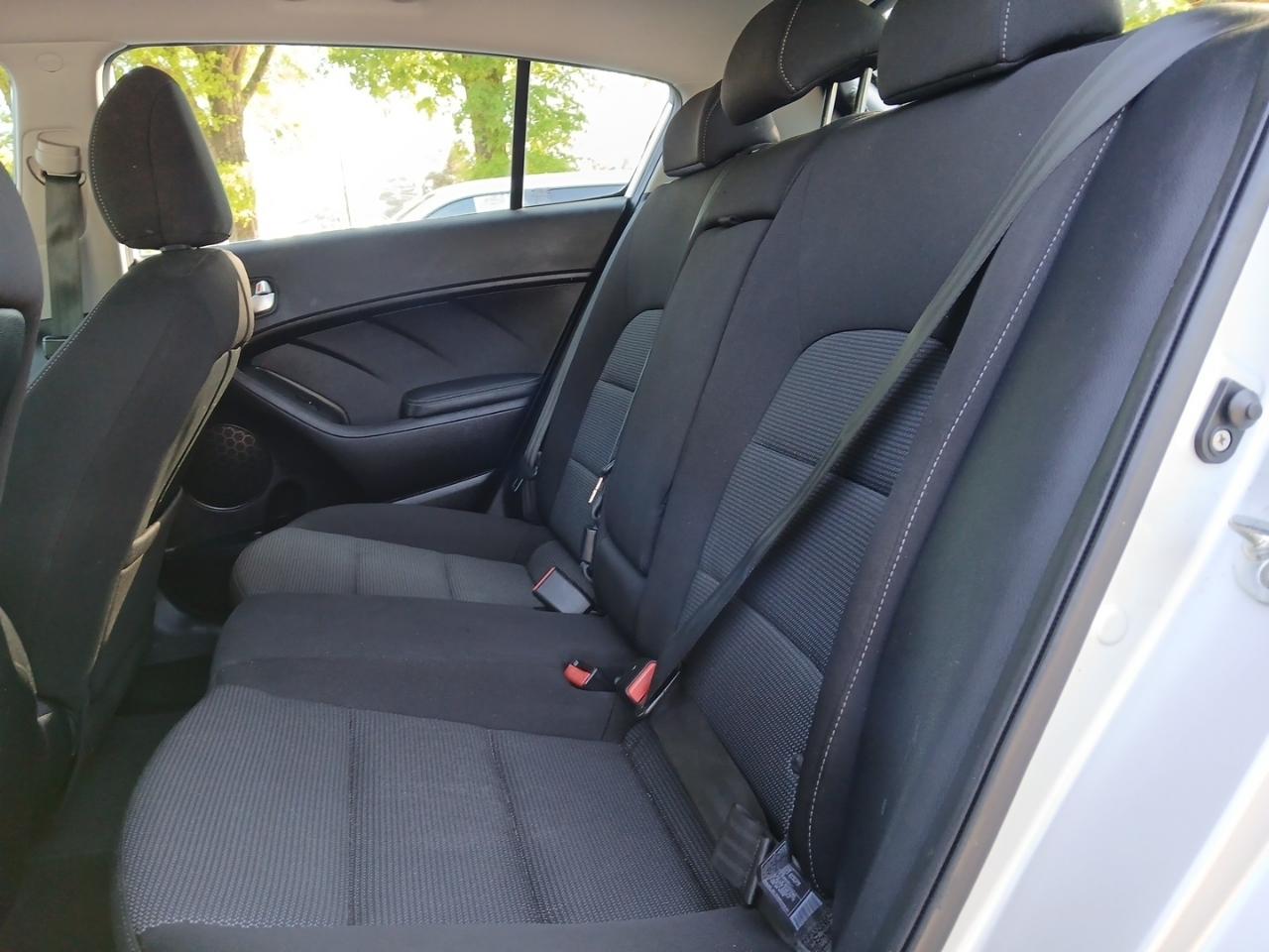 Kia Forte 5-Door LX 2017