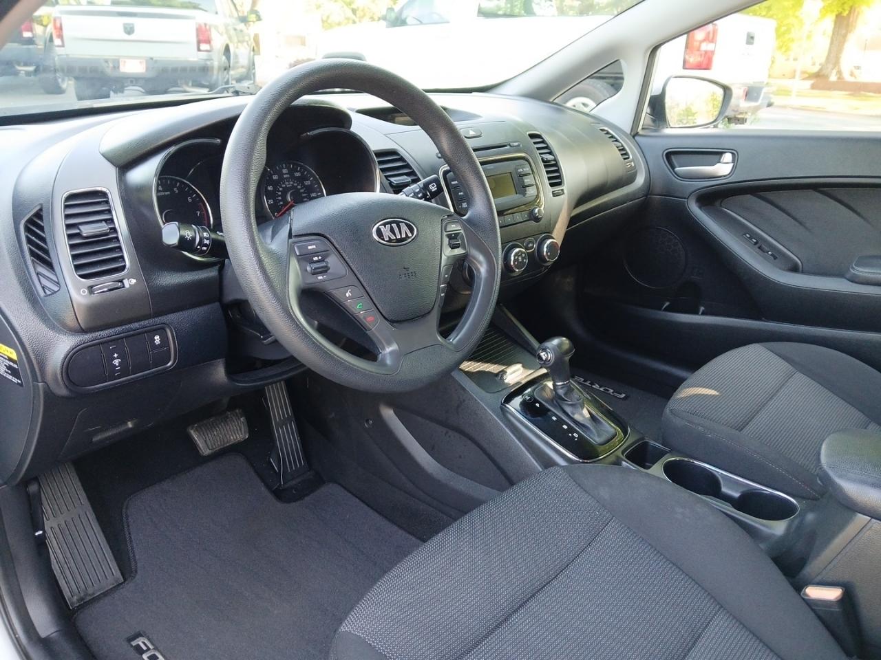 Kia Forte 5-Door LX 2017