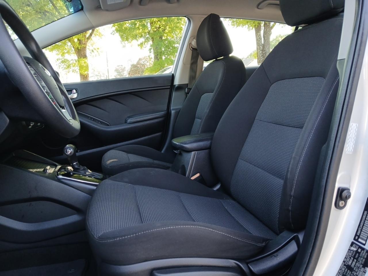 Kia Forte 5-Door LX 2017