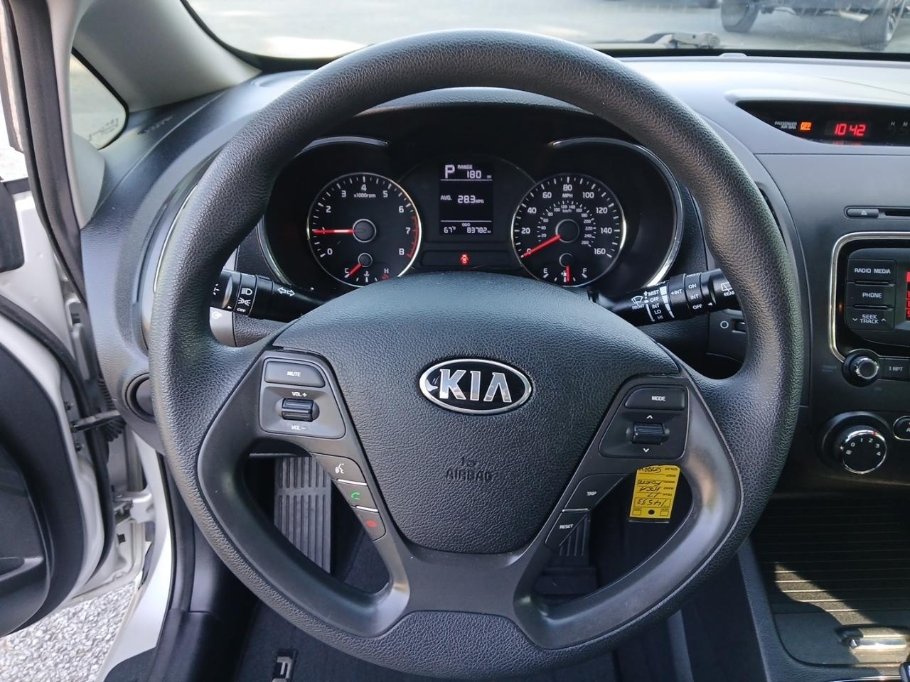 Kia Forte 5-Door LX 2017