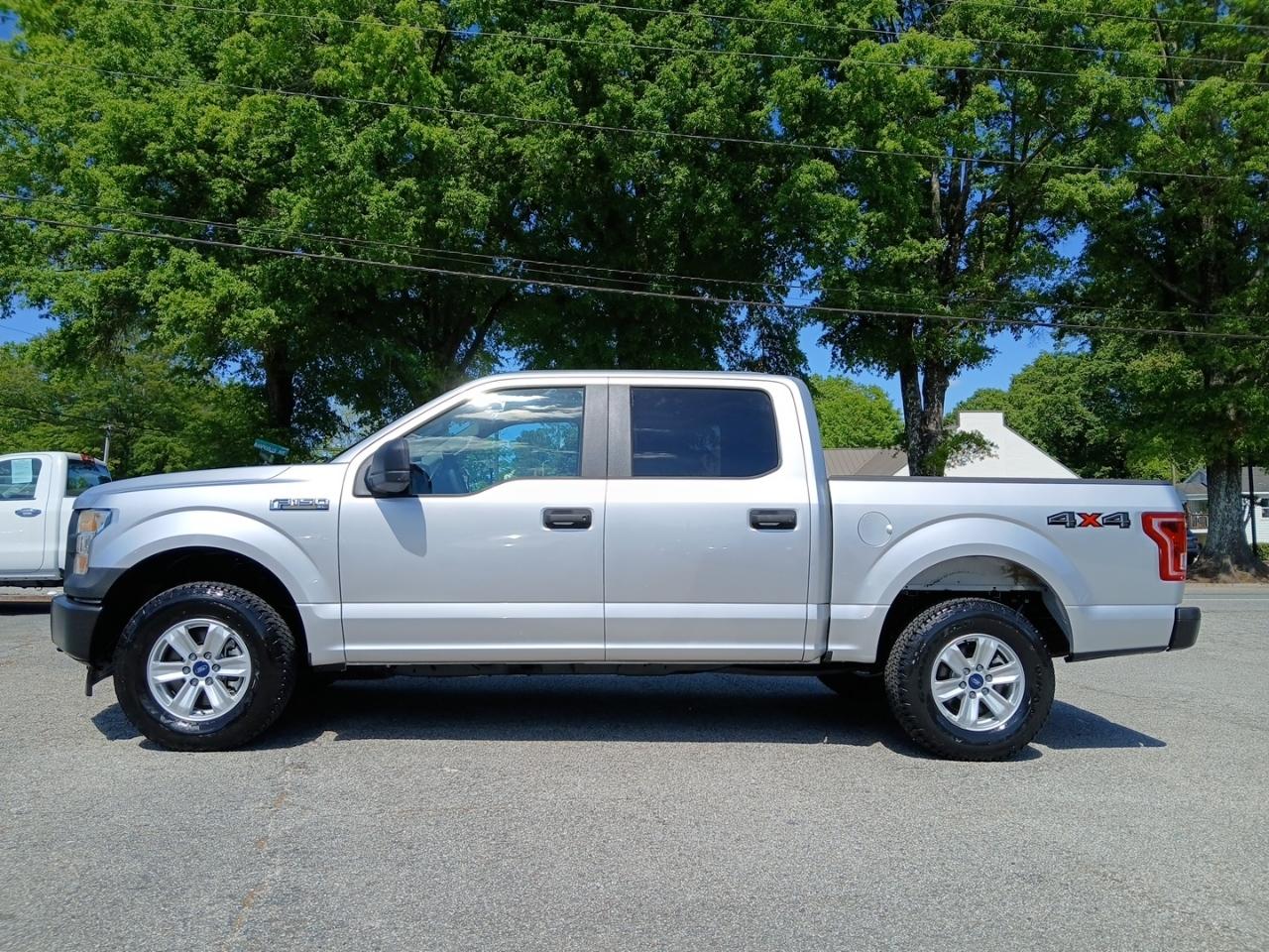 Ford F-150 4WD SuperCrew 145" XL 2017