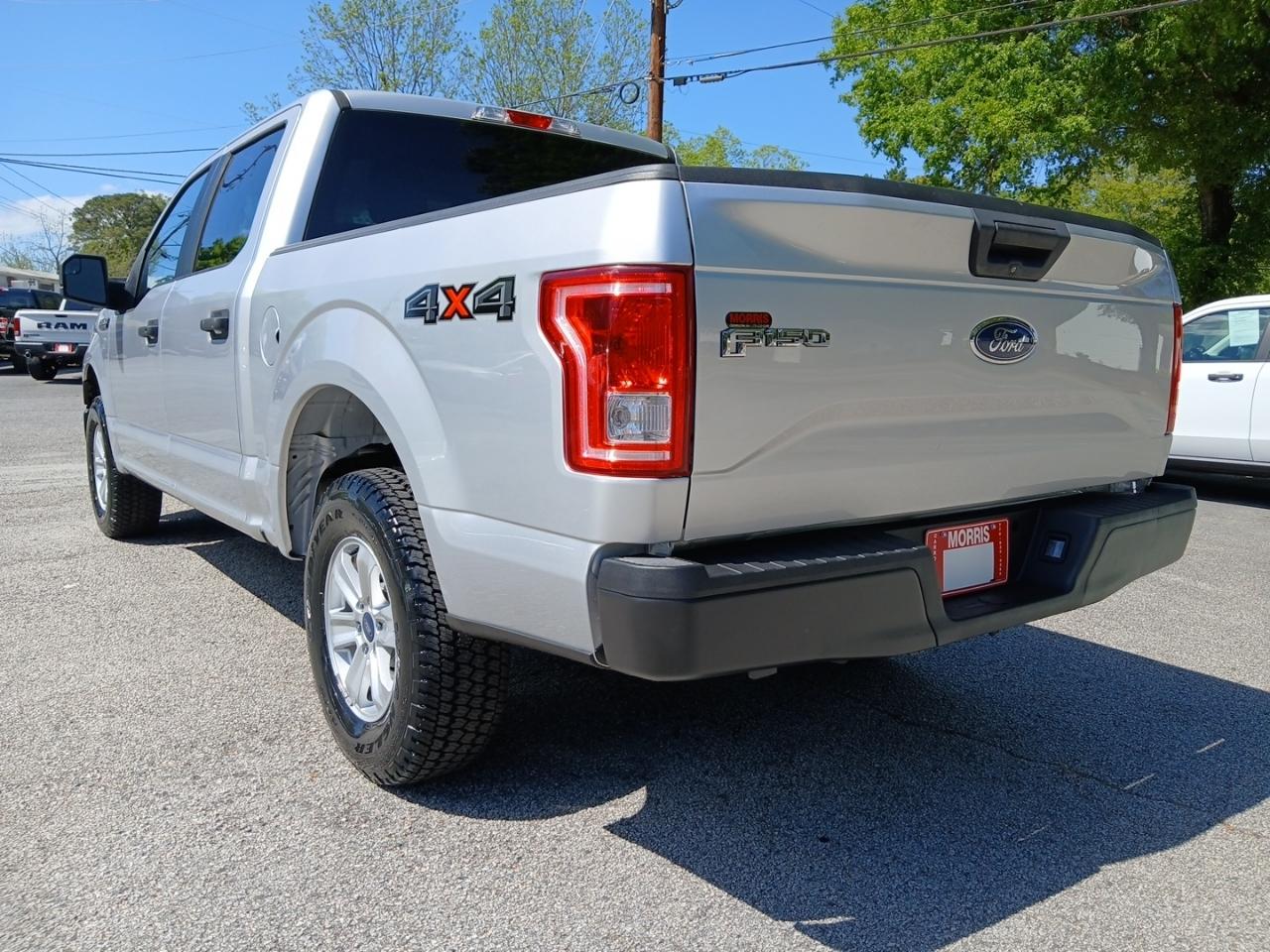 Ford F-150 4WD SuperCrew 145" XL 2017