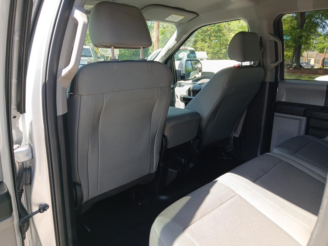 Ford F-150 4WD SuperCrew 145" XL 2017