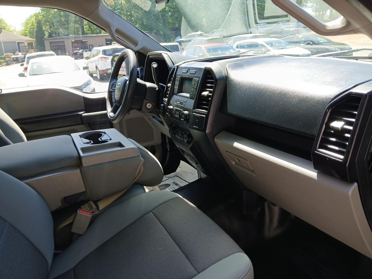 Ford F-150 4WD SuperCrew 145" XL 2017