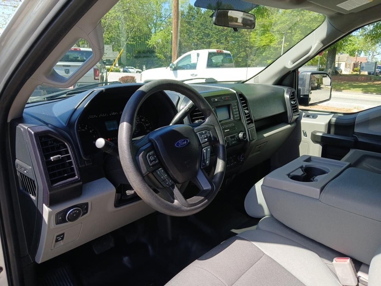 Ford F-150 4WD SuperCrew 145" XL 2017