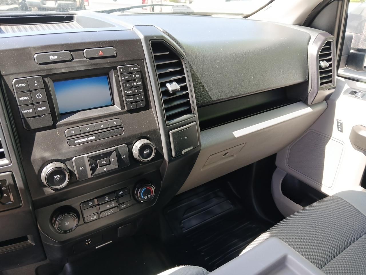 Ford F-150 4WD SuperCrew 145" XL 2017