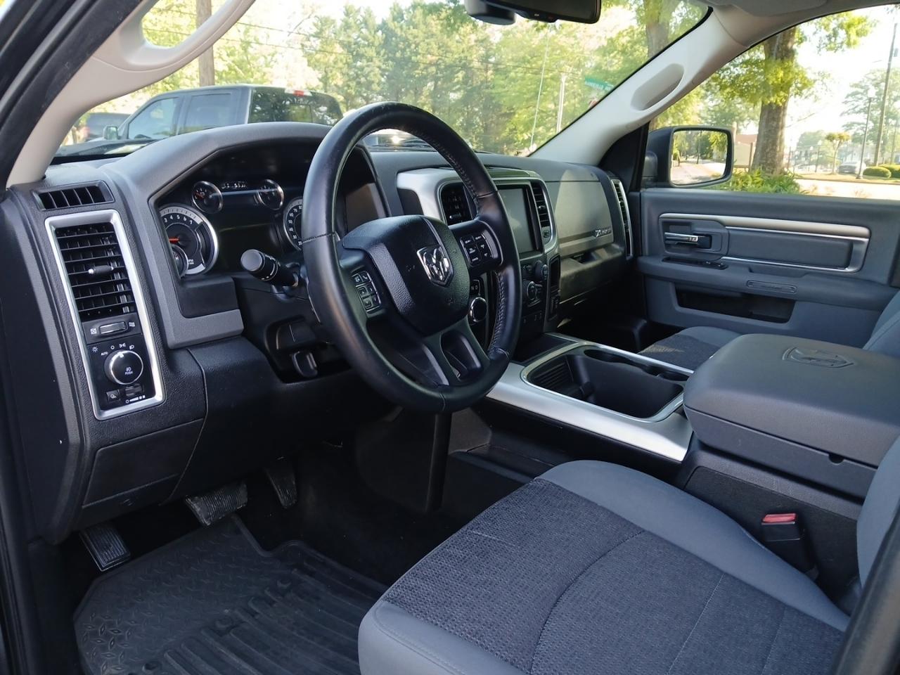 RAM 1500 2WD Crew Cab 140.5" Big Horn 2018