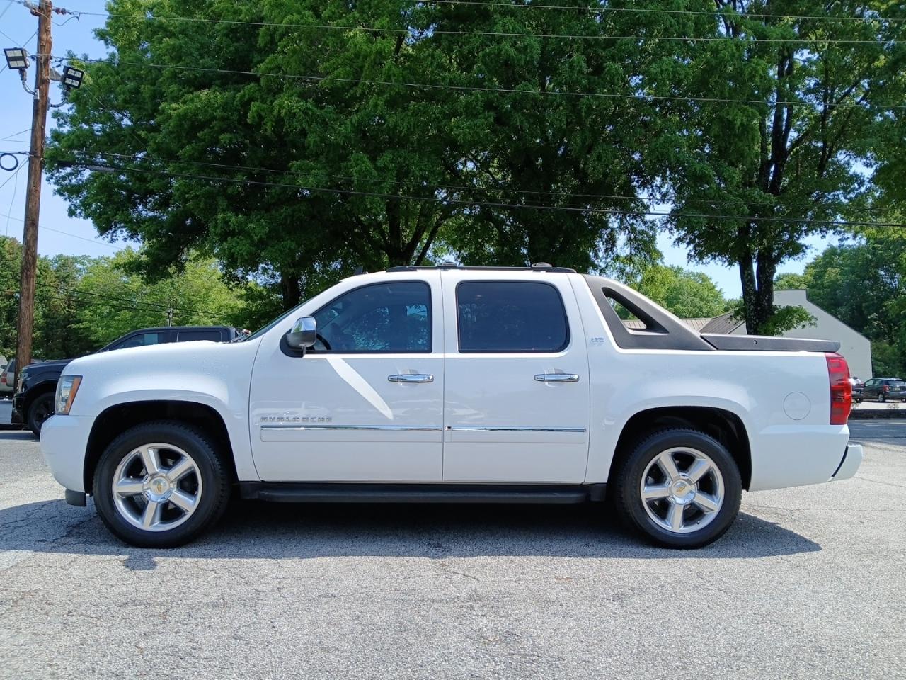 Chevrolet Avalanche LTZ 2WD 2012
