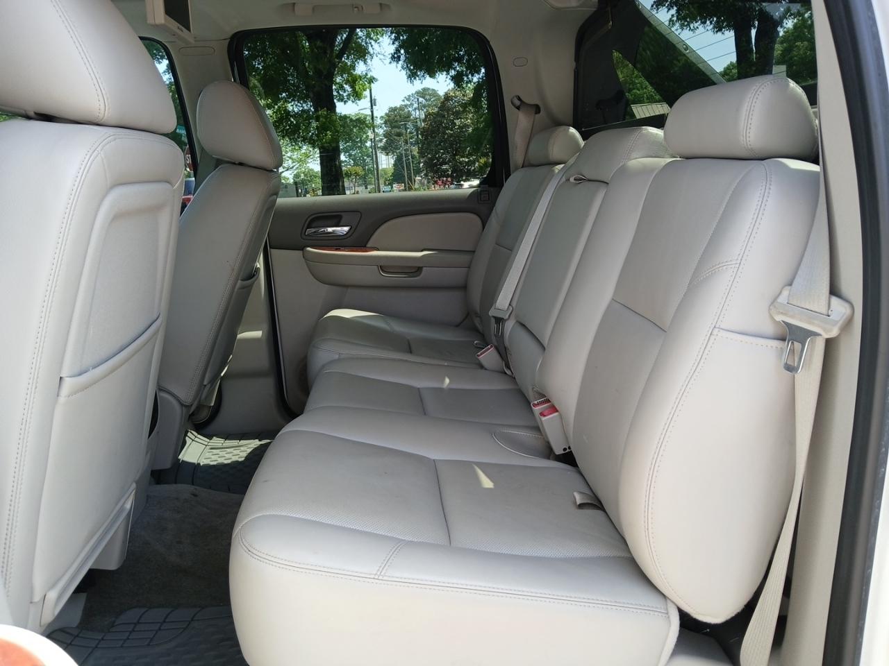 Chevrolet Avalanche LTZ 2WD 2012