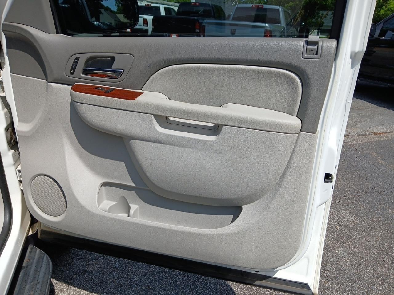 Chevrolet Avalanche LTZ 2WD 2012