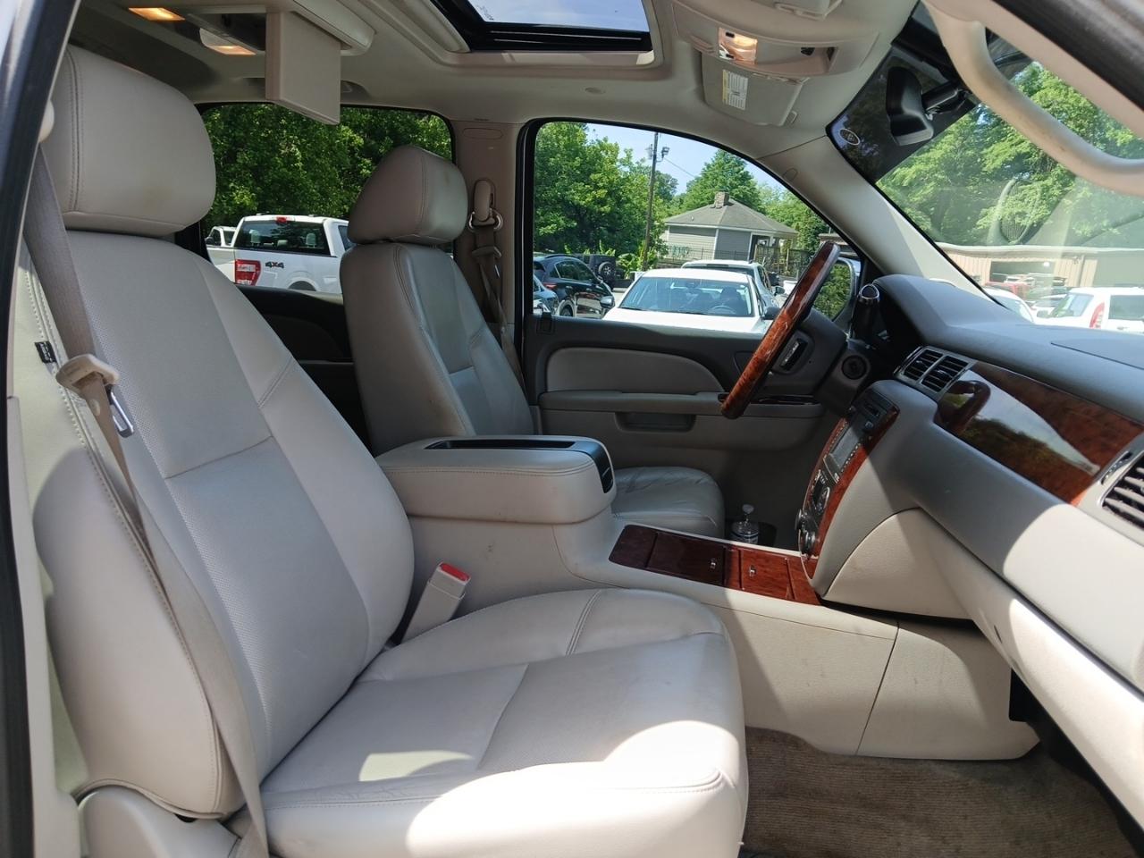 Chevrolet Avalanche LTZ 2WD 2012