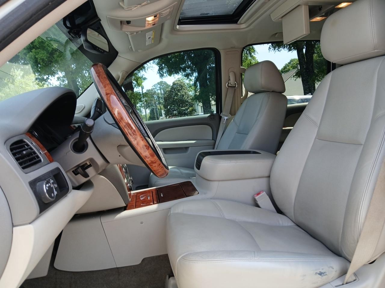 Chevrolet Avalanche LTZ 2WD 2012