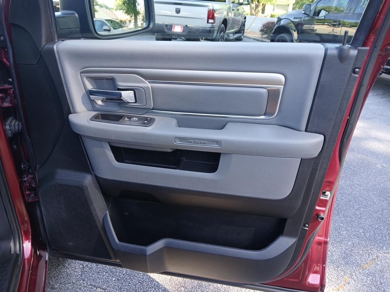 RAM 1500 Classic Tradesman Crew Cab LWB 4WD 2020