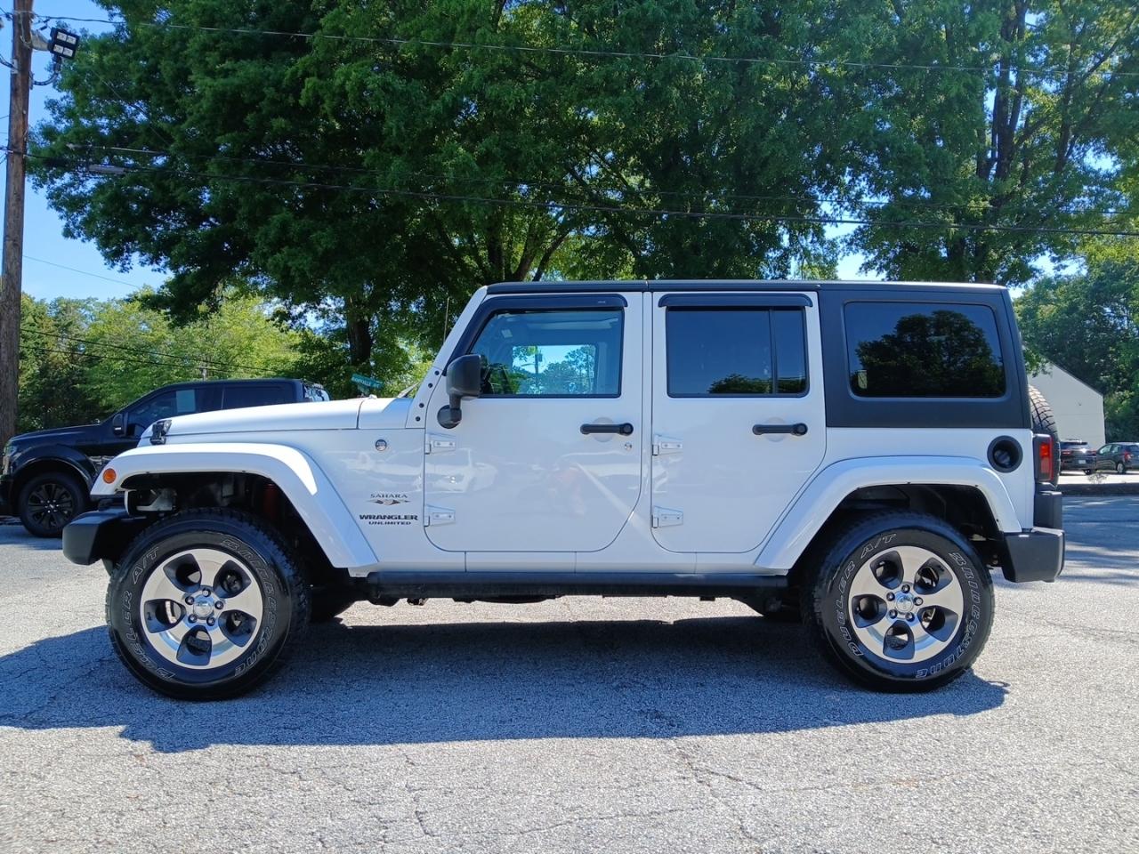 Jeep Wrangler Unlimited Sahara 4WD 2017