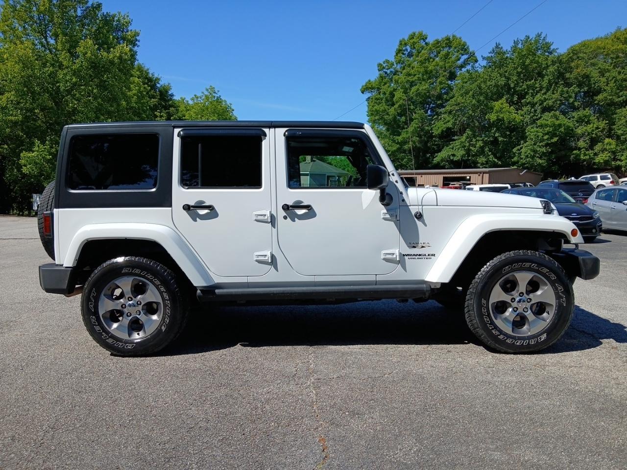 Jeep Wrangler Unlimited Sahara 4WD 2017