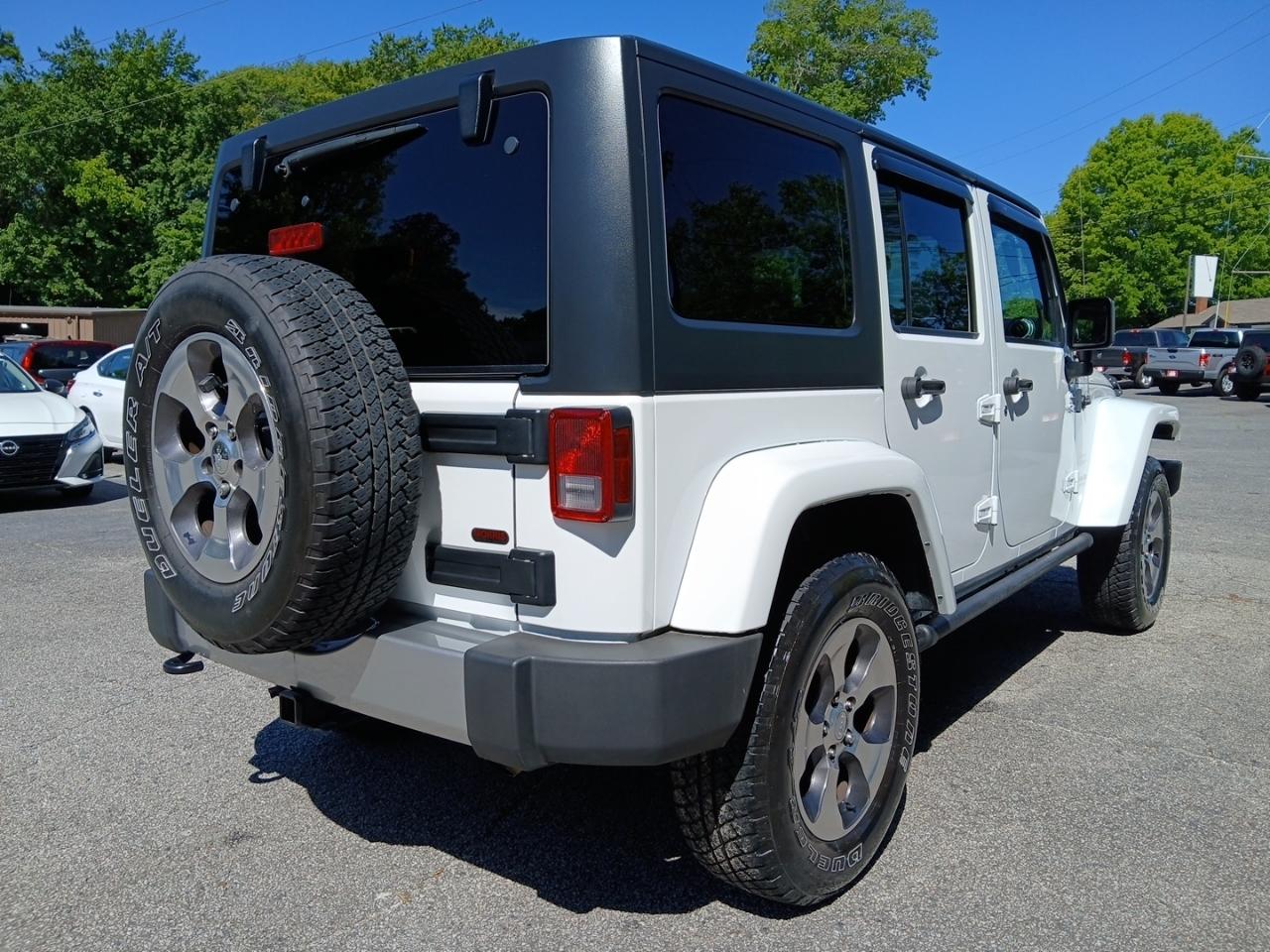 Jeep Wrangler Unlimited Sahara 4WD 2017