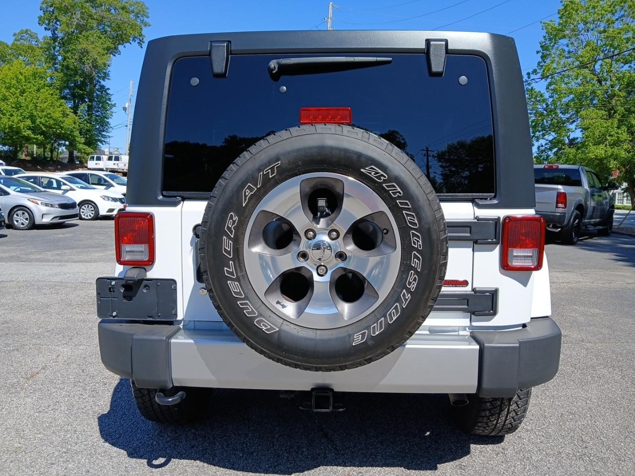 Jeep Wrangler Unlimited Sahara 4WD 2017