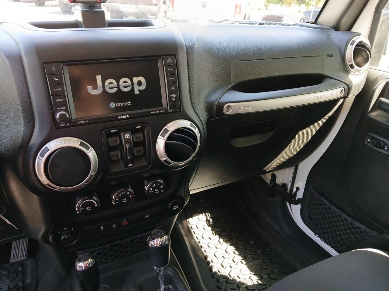 Jeep Wrangler Unlimited Sahara 4WD 2017