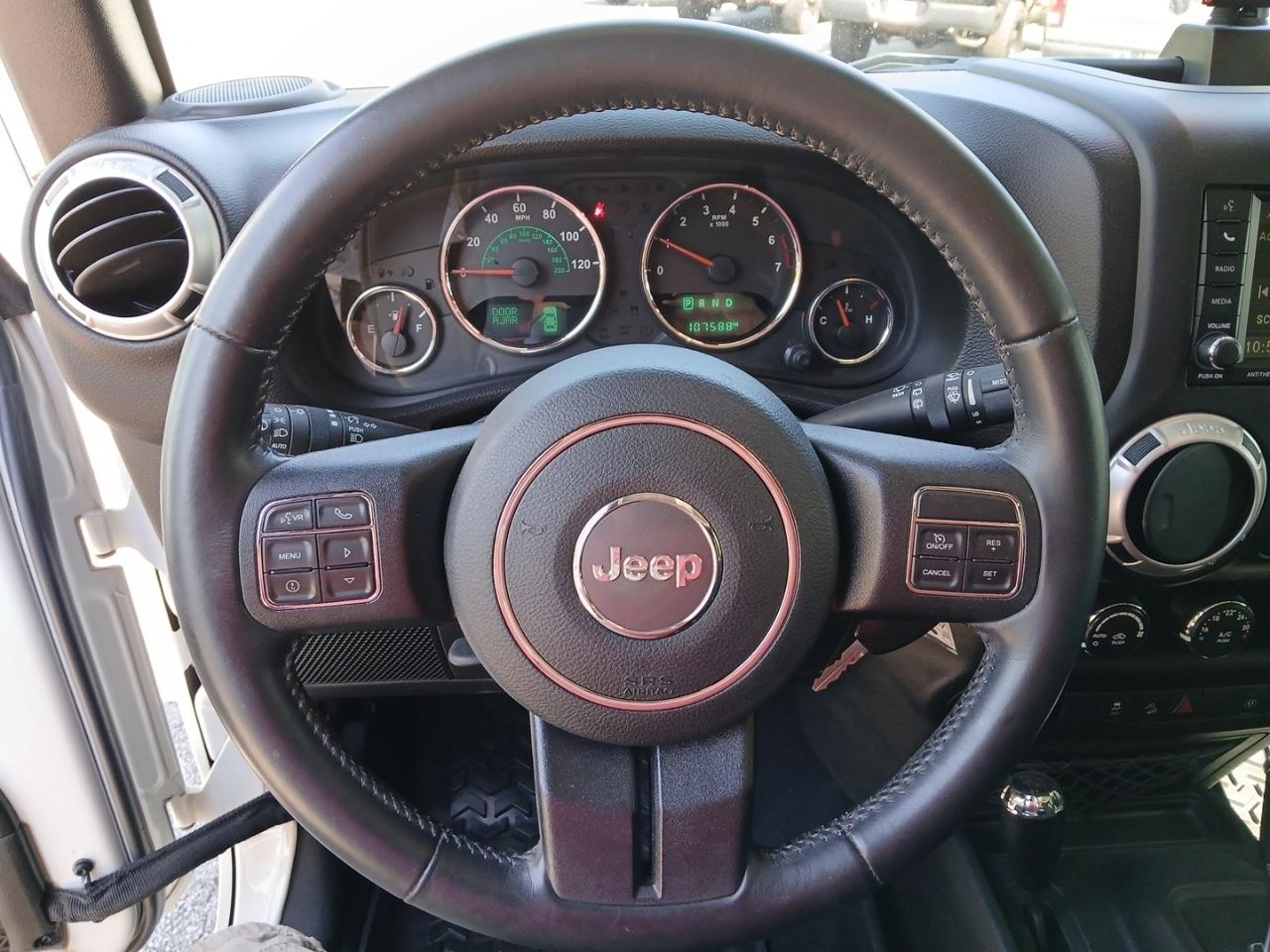 Jeep Wrangler Unlimited Sahara 4WD 2017