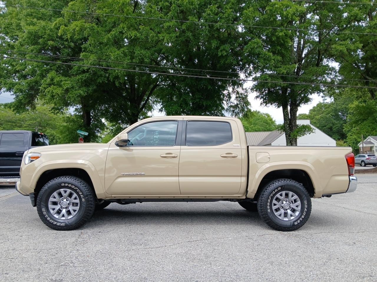 Toyota Tacoma 2WD Double Cab V6 AT SR5 (Natl) 2019