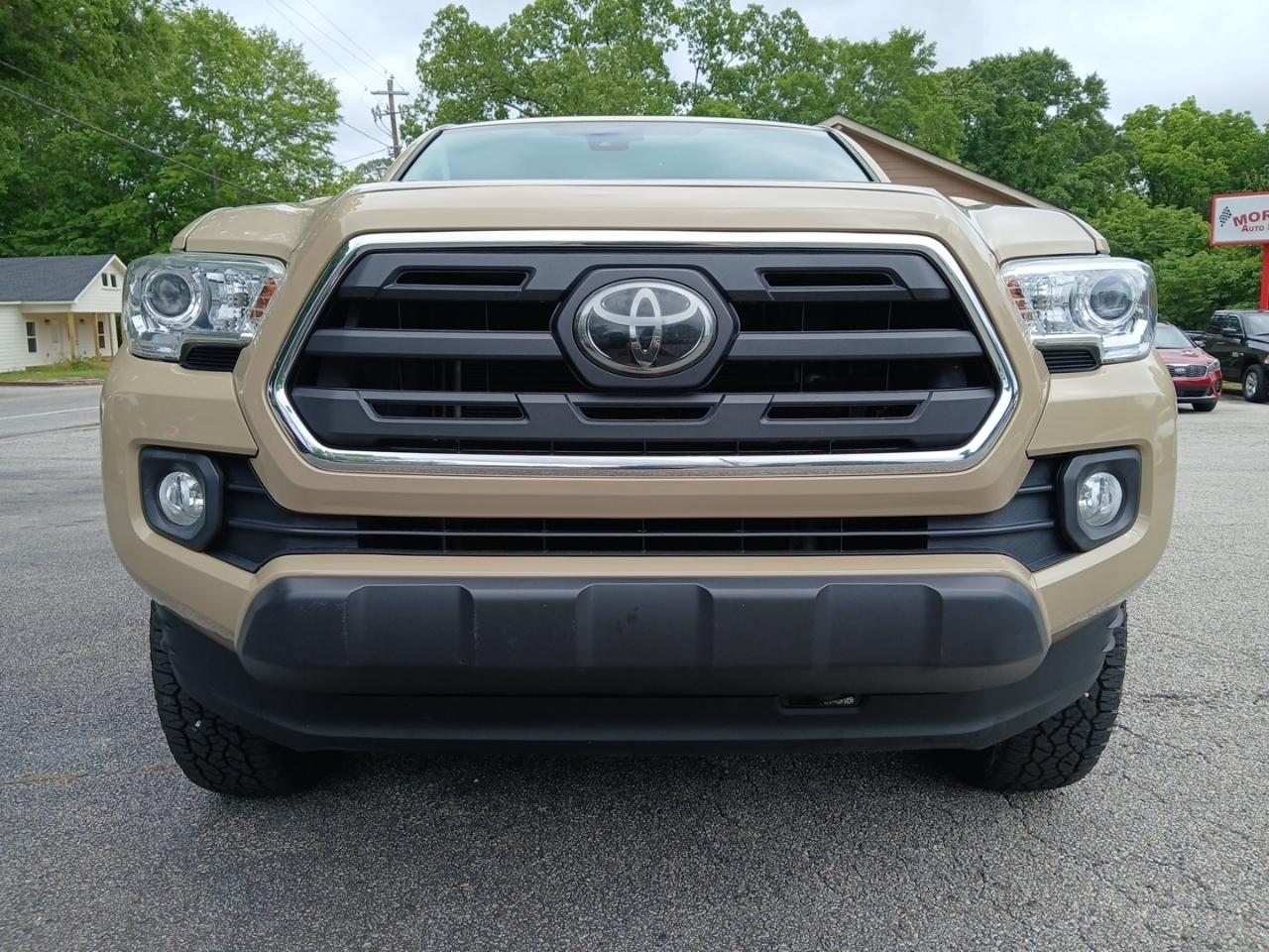 Toyota Tacoma 2WD Double Cab V6 AT SR5 (Natl) 2019