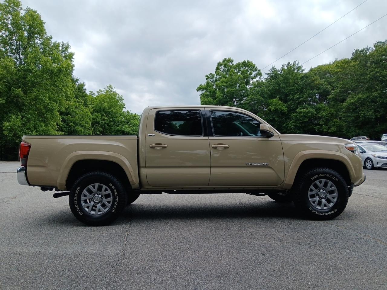 Toyota Tacoma 2WD Double Cab V6 AT SR5 (Natl) 2019