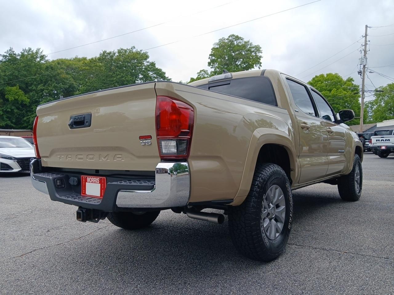 Toyota Tacoma 2WD Double Cab V6 AT SR5 (Natl) 2019