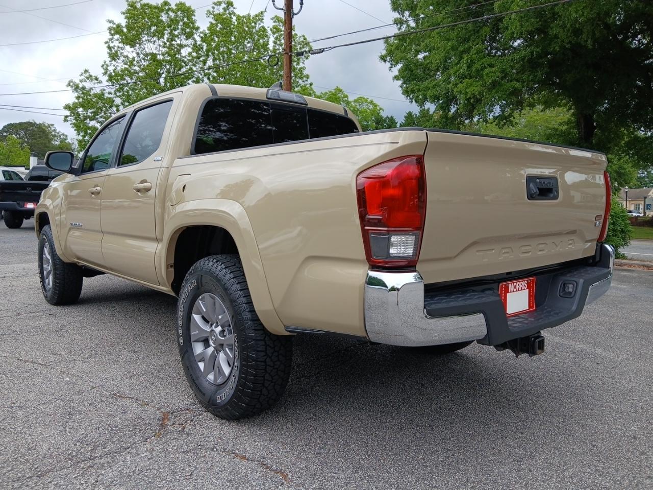 Toyota Tacoma 2WD Double Cab V6 AT SR5 (Natl) 2019