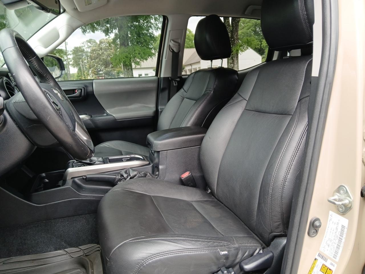 Toyota Tacoma 2WD Double Cab V6 AT SR5 (Natl) 2019