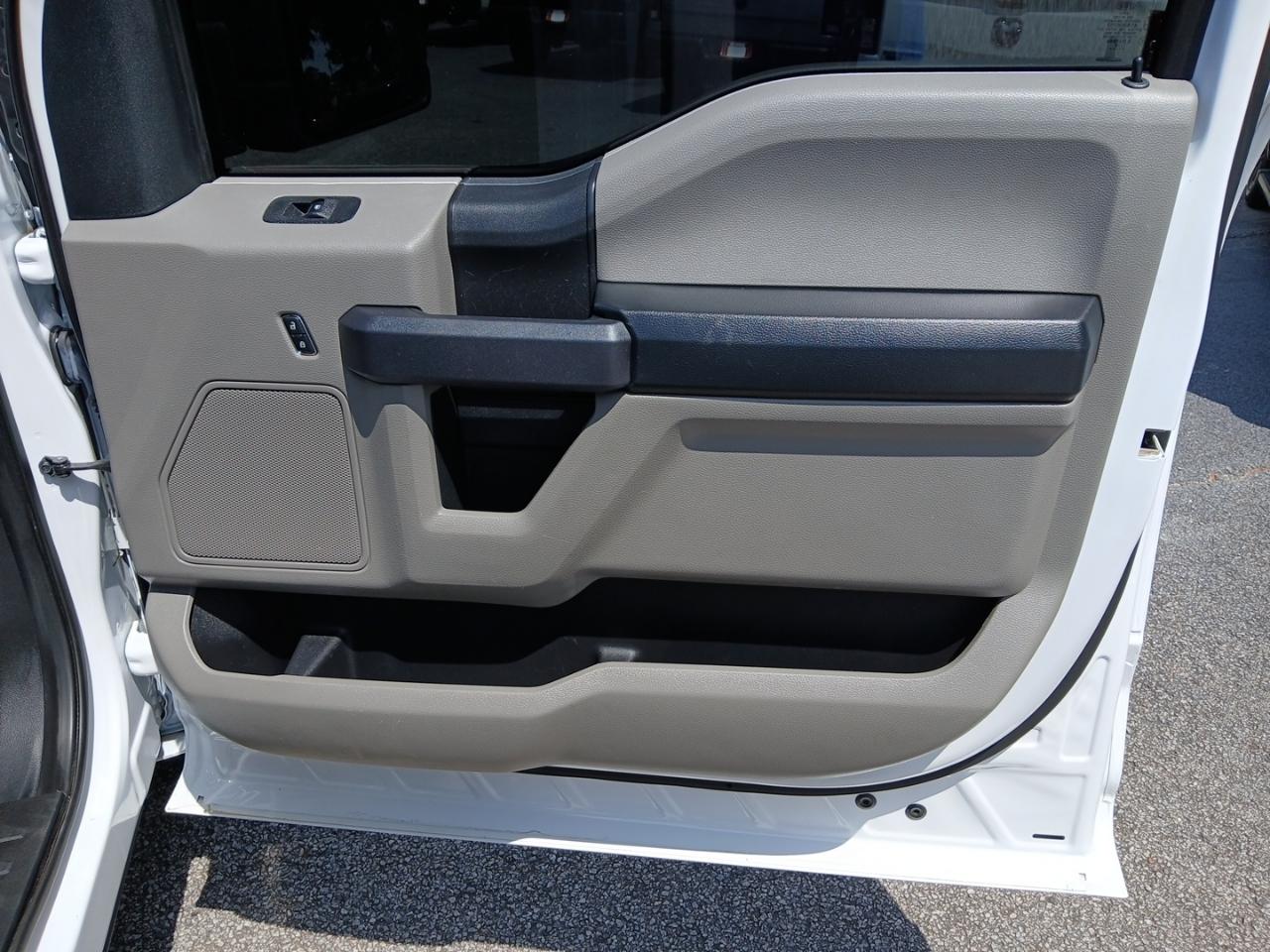 Ford F-150 2WD Reg Cab 141" XL 2019