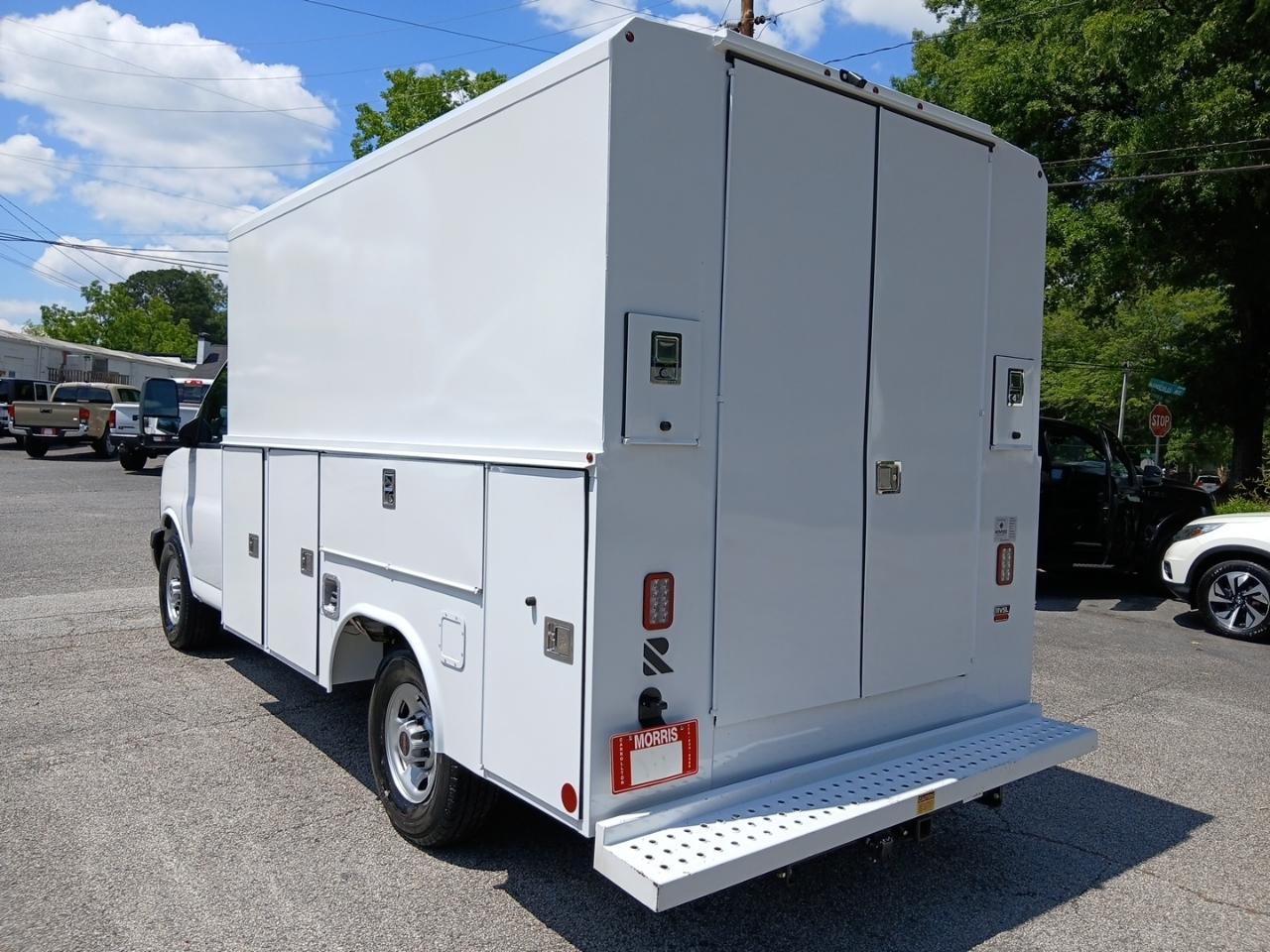 GMC Savana G3500 139 in. 2023