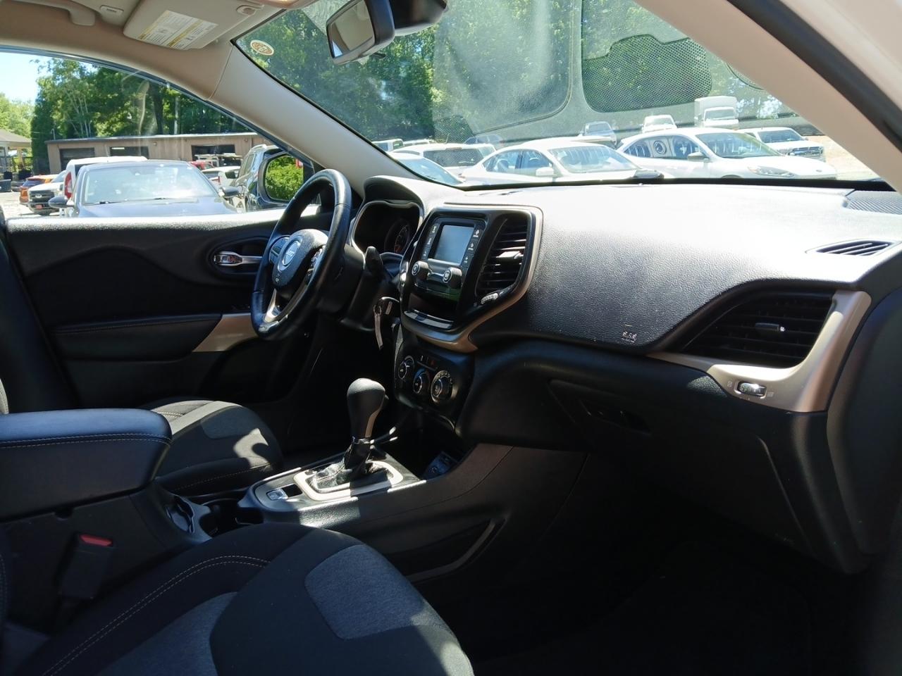 Jeep Cherokee Latitude FWD 2018