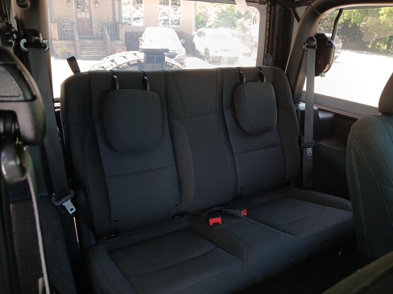 Jeep Wrangler Unlimited Sport 2023
