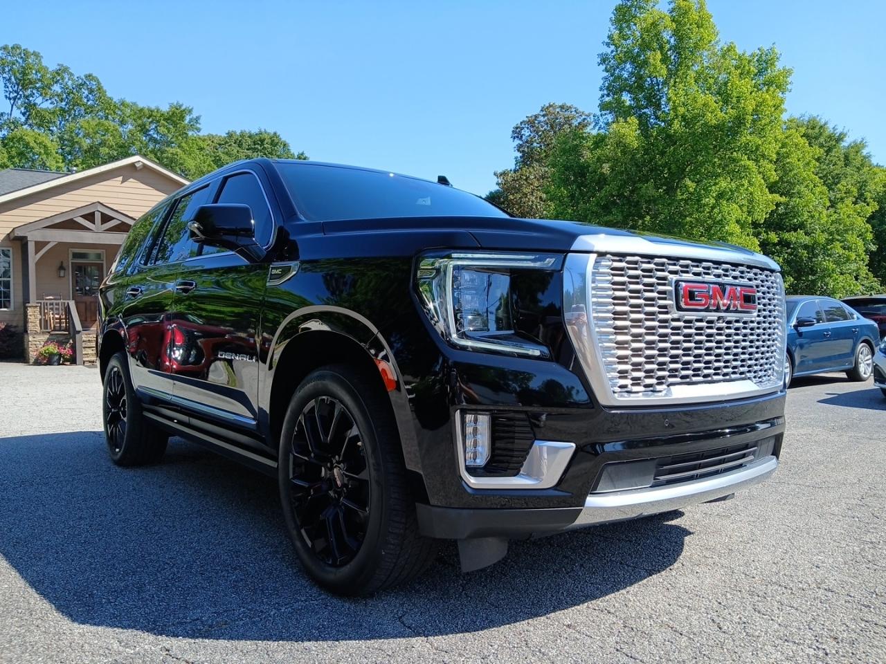 GMC Yukon Denali 4WD 2023
