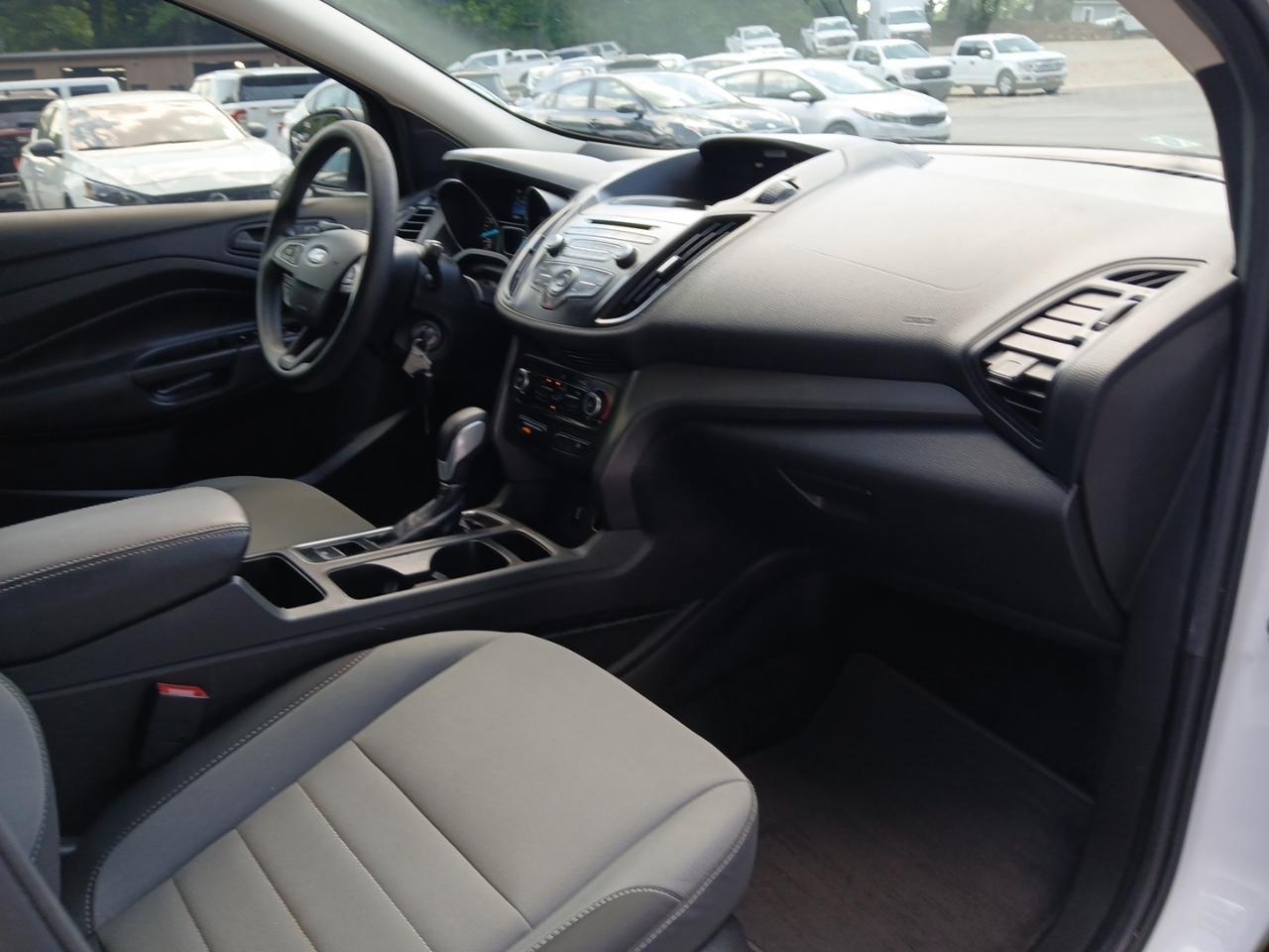 Ford Escape S FWD 2017