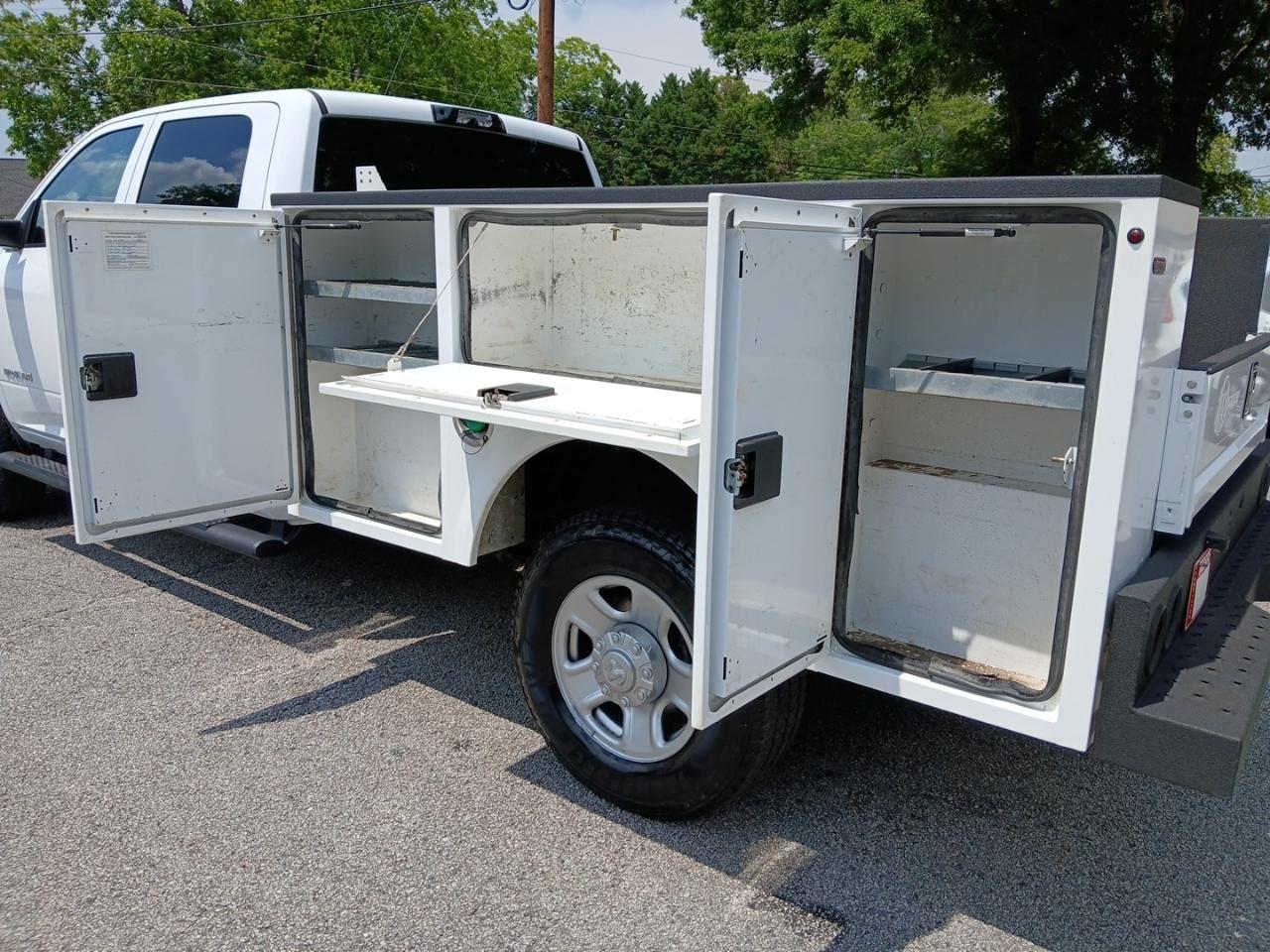 RAM 3500 Tradesman Crew Cab 4WD 2022